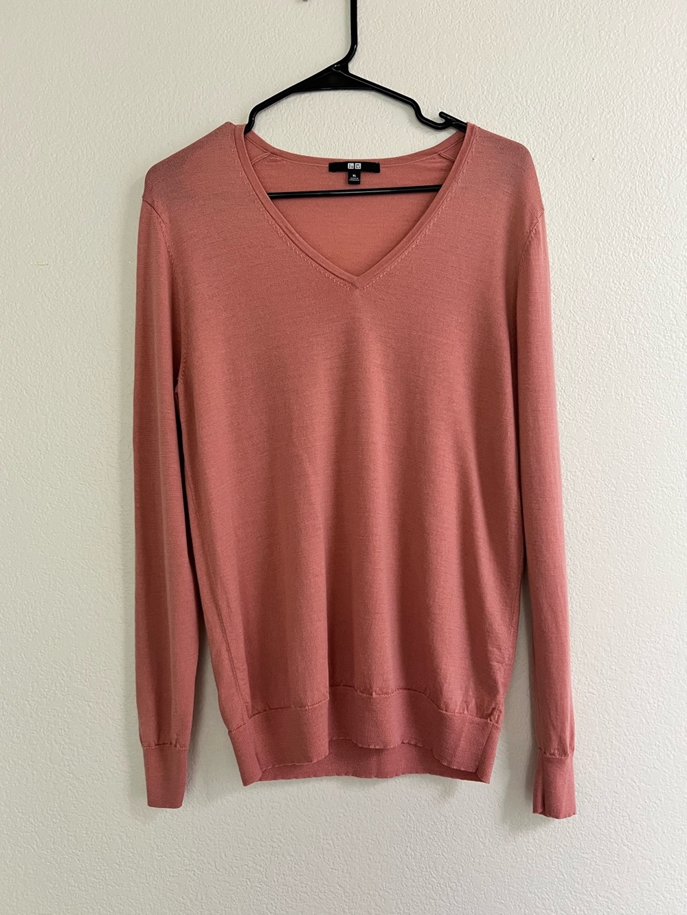 Uniqlo Women's V-Neck Sweater dusty pink